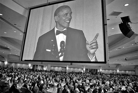 Obama roasts himself, rivals at dinner