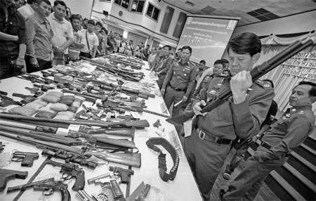 Thai exiles make plans to fight coup