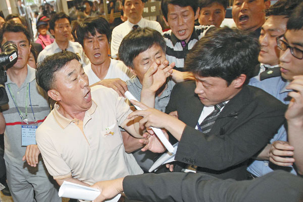 South Korean ferry crew go on trial