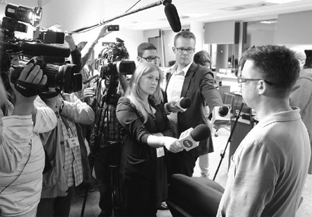 Polish authorities try to seize magazine's files