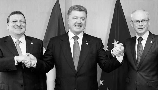 Ukraine, EU sign historic pact
