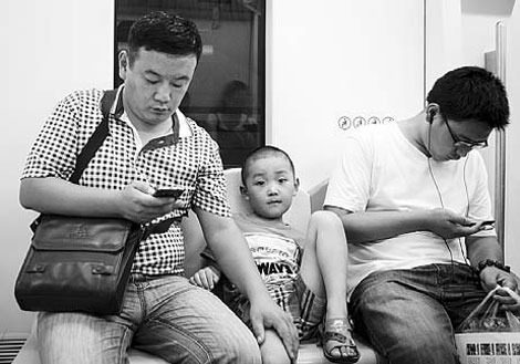 Screen addict parents accused of hypocrisy by their children