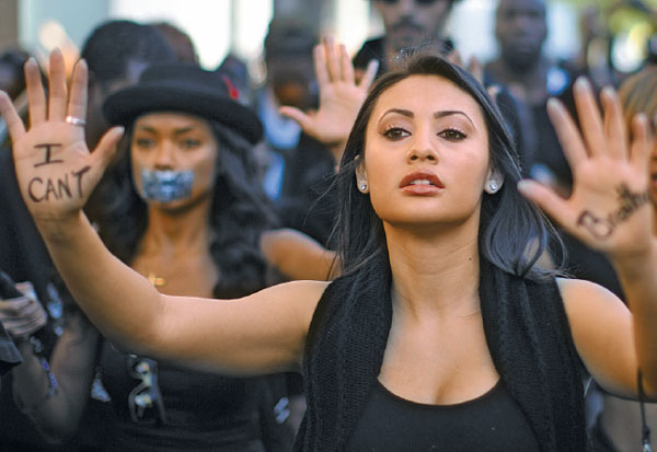 Demonstration over chokehold death turns violent in California