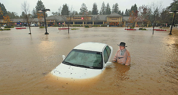 Rainstorm knocks out power, disrupts flights in California