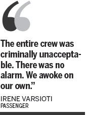 Crew 'left passengers in lurch'