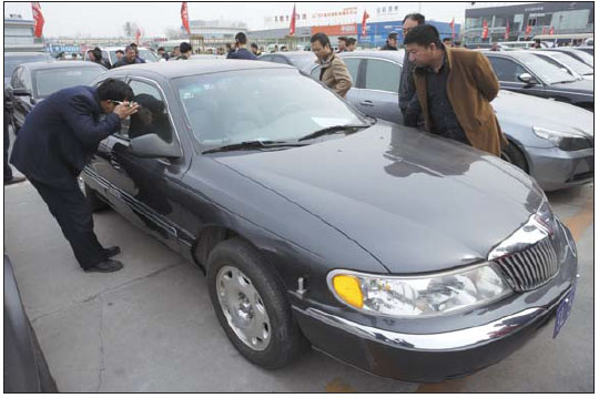 More cars auctioned off from official fleet