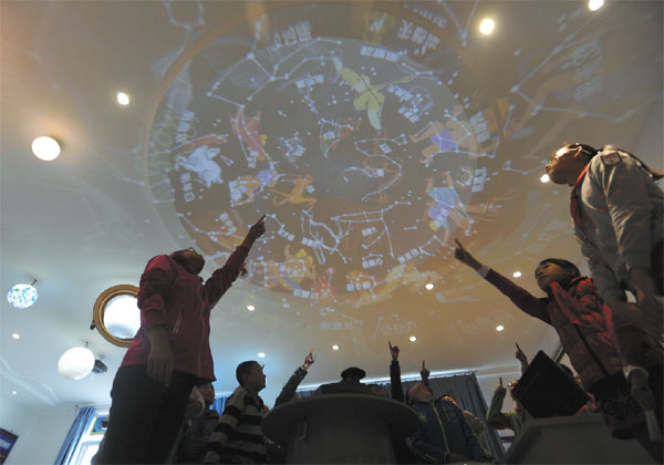 Qingdao takes lessons online