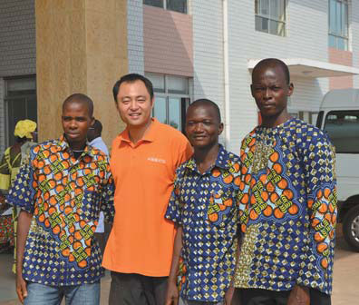 Surgeon puts own health in danger caring for Guinea's Ebola patients