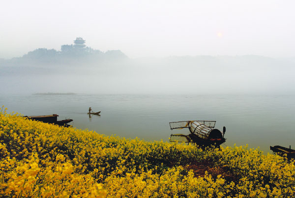 Tourists drawn to inspirational nature sites