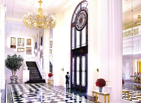Painter adds brush of color, joy to Ritz-Carlton, Tianjin