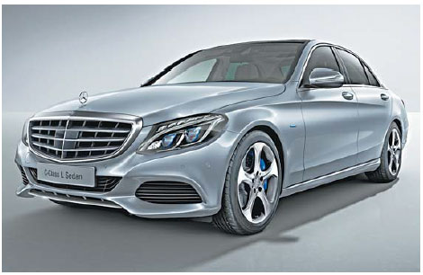 Mercedes-Benz looks to finish the year strong