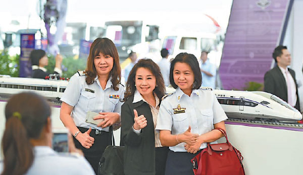 ![CDATA[Rescuers recover 1st body]]