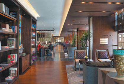 A relaxing business trip starts at Mandarin Oriental's club lounge