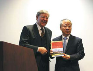Book by German author opens a door on Qingdao