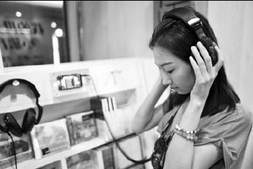 China shifts toward paid-service model for audio services