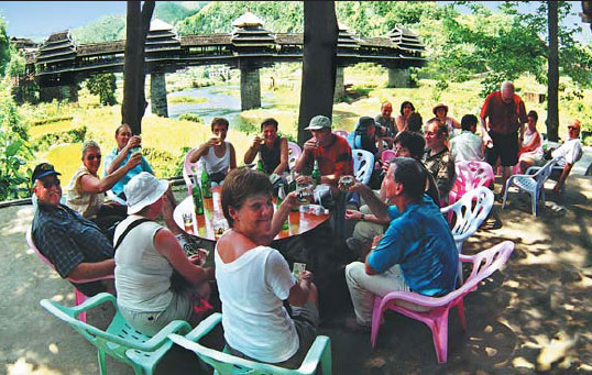 Poetry and peaks draw tourists to Liuzhou