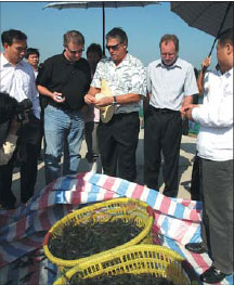 City showcases its aquatic products