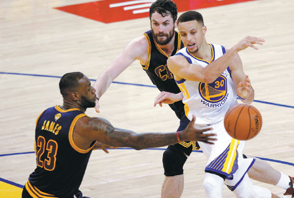 Warriors' bench buries Cavs
