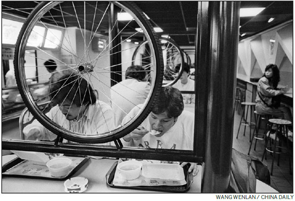 A moment in time: Eating out in style