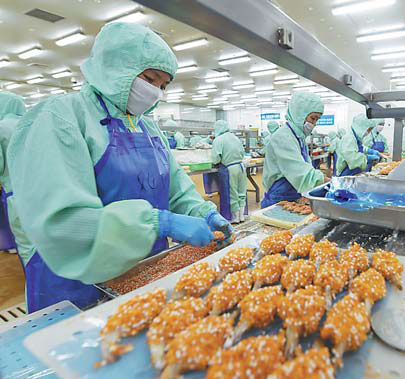 City urges companies to expand globally