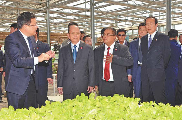 Leaders with Shaanxi