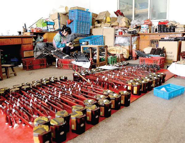 The making of an erhu