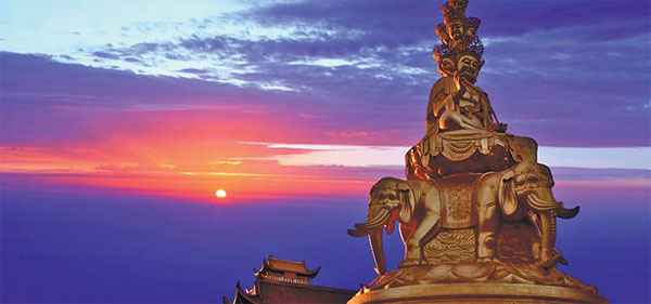 China's icon proves big draw for tourists