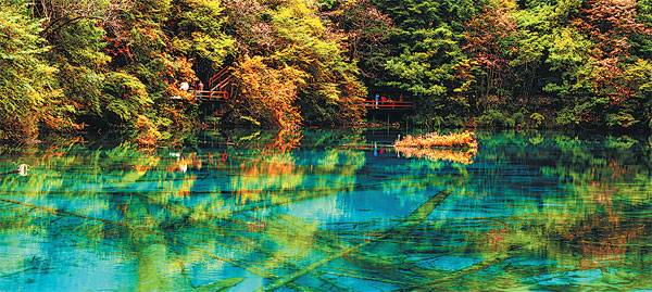 China's icon proves big draw for tourists