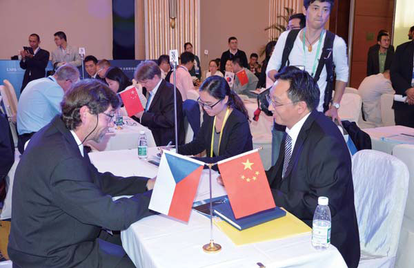 Finance and business worlds flocking to visit Chengdu