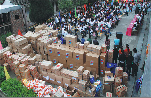 Chamber offers helping hand to children hu meidong