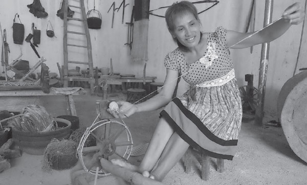 Proud woman fights to preserve Li culture