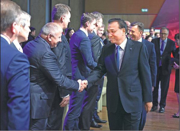 Premier Li says '16+1' cooperation benefits world peace, development