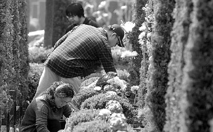 Funeral industry offers bereaved a sense of dignity