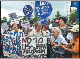 'Comfort women' protest Abe visit