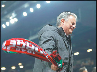 Jose gives up on league and banks on final flourish