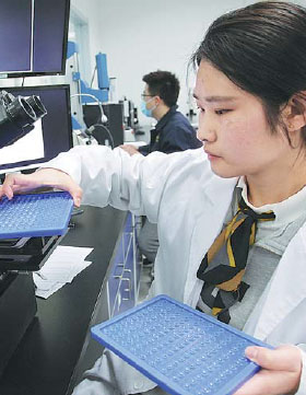 China-made lenses restore sight in overseas markets