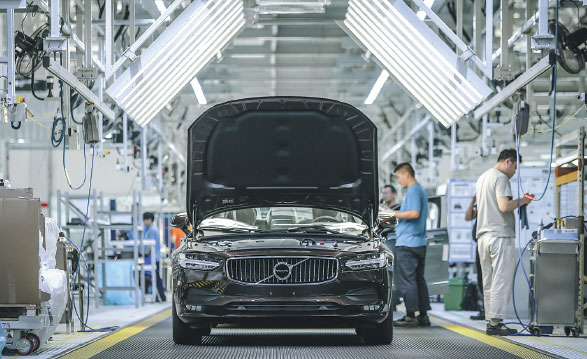 Volvo Cars ships its S90 to Belgium under B&R Initiative