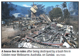 Residents flee, homes razed as bush fires rage across Australia's east