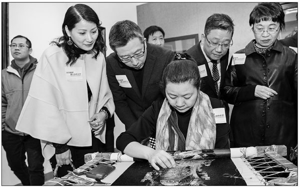 Blended traditional, modern Chinese cultural styles displayed at exhibition