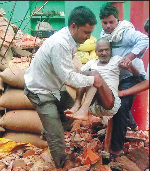 116 killed in India storms Warning of more chaos to come after winds flatten homes