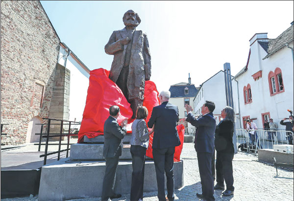 Karl Marx 'comes home' thanks to statue donation from China