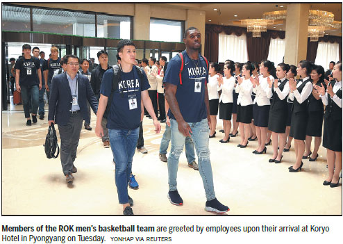 Basketball diplomacy: ROK teams arrive in Pyongyang