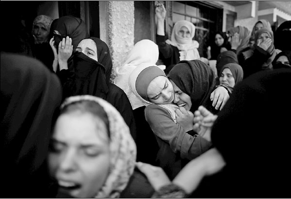 Hamas accepts cease-fire after strikes