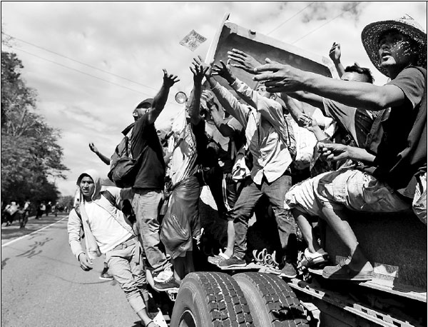 Trump struggles for migrant caravan plan