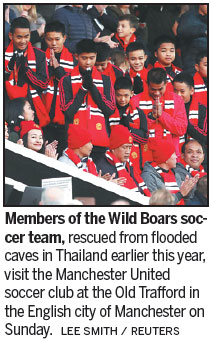 Rescued Thai boys honored by Man Utd