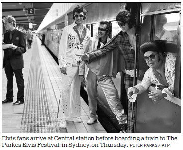 Elvis Express: Fans of 'The King' celebrate his birthday at outback fest