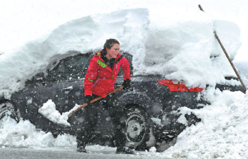 Parts of Austria, Germany sink deeper into snow; death toll at 17