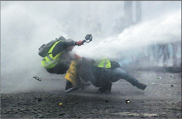 'Yellow vests' protester numbers on rise once again