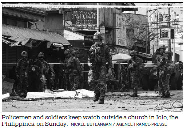 Bombs target cathedral in Philippines