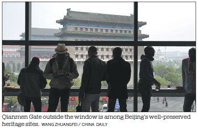 Journalists witness mix of tradition, modernity